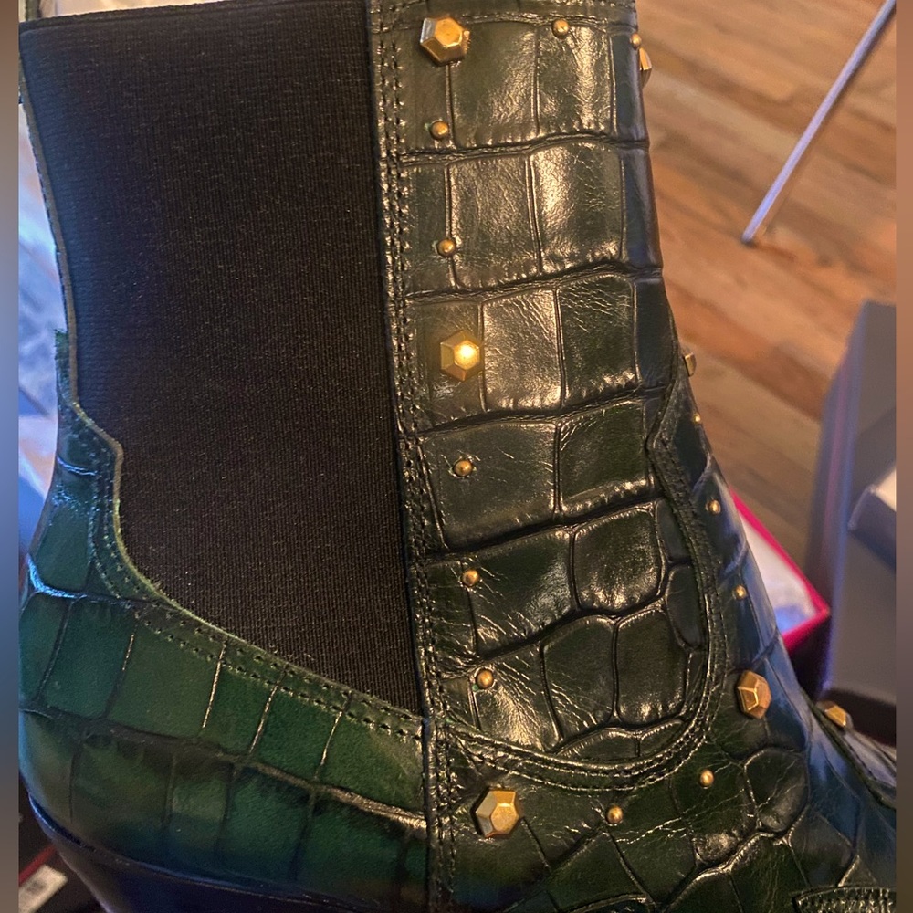 Vince Camuto- Deep Green glazed croc boots